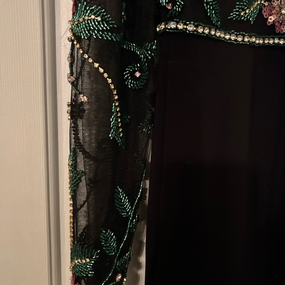 Beautiful evening dress.  Great for all seasons - Picture 3 of 8